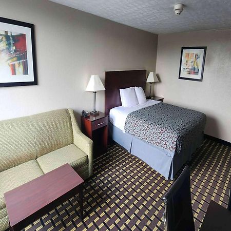 Days Inn By Wyndham Fort Wright Cincinnati Area Exterior foto