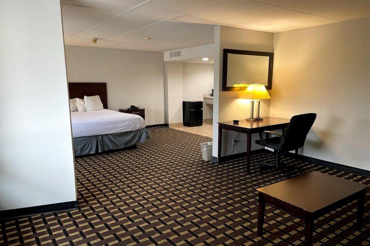 Days Inn By Wyndham Fort Wright Cincinnati Area Exterior foto
