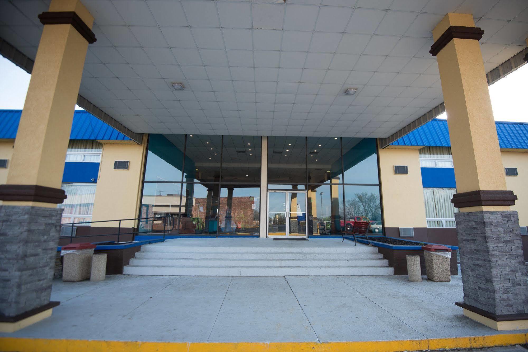 Days Inn By Wyndham Fort Wright Cincinnati Area Exterior foto